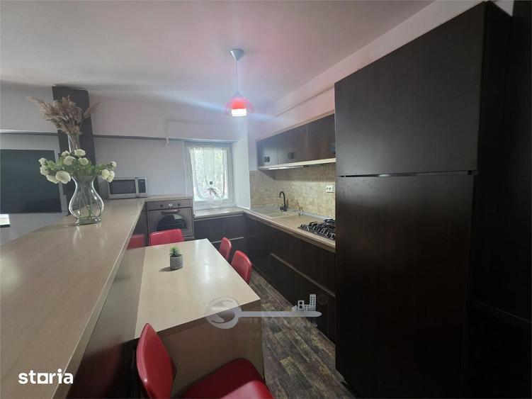 Apartament cu 3 camere în Târgu Cucu