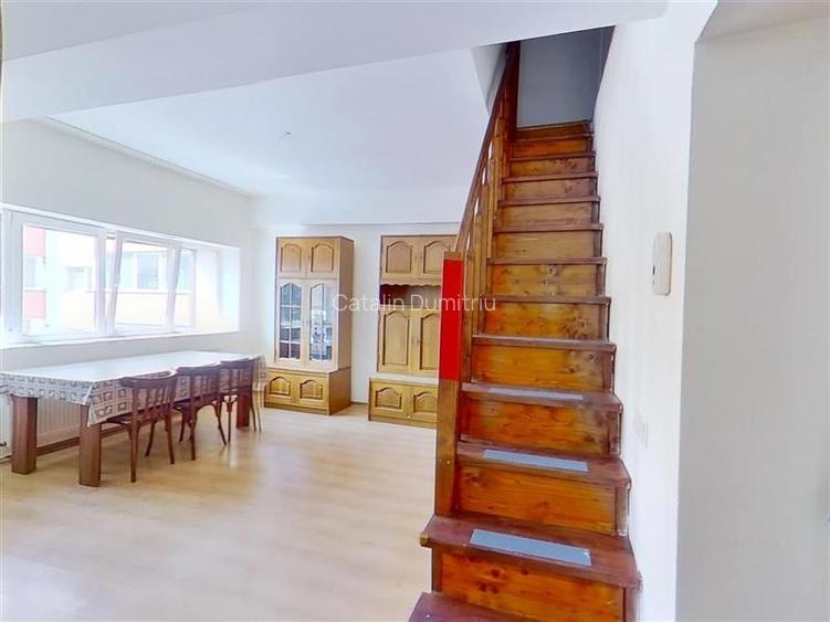 Tur 3D! Apartament trei camere, pe doua niveluri, Garii, Brasov Tur 3D! Apartament trei camere, pe doua niveluri, Garii, Brasov