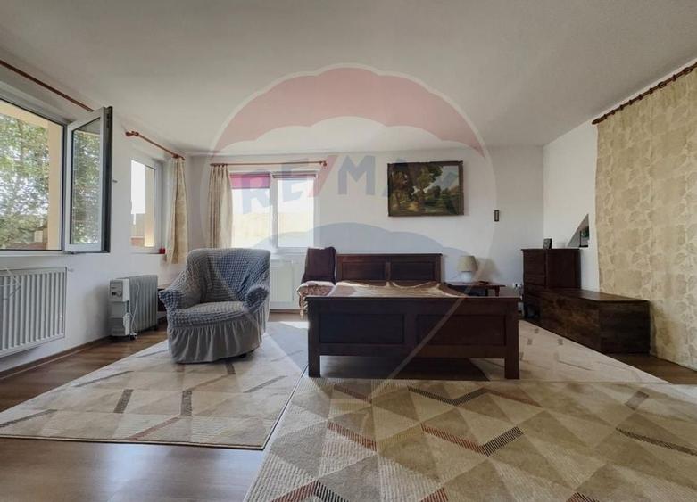 Casă / Vilă cu 6 camere de vânzare - 4