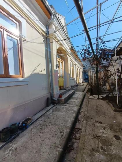 Casa pretabila 2 familii, 6 camere, teren 390 mp, zona Centrala - 16