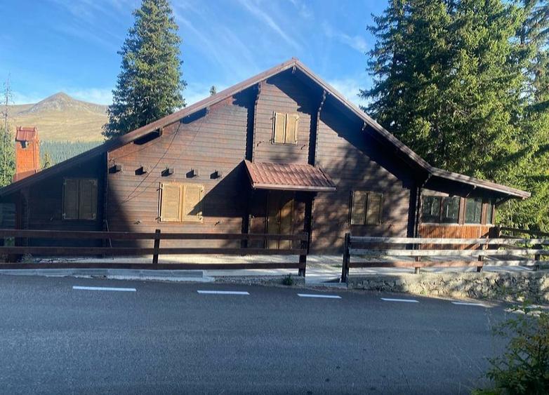 Vanzare vila noua mare (sau pensiune) la munte langa partia schi statiunea Ranca - 5