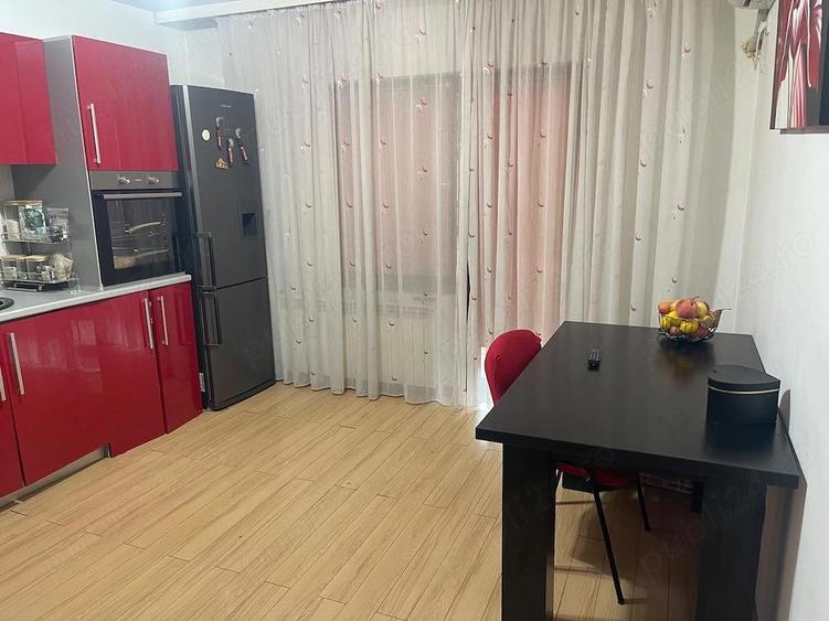 Inchiriez apartament 3 camere - 8