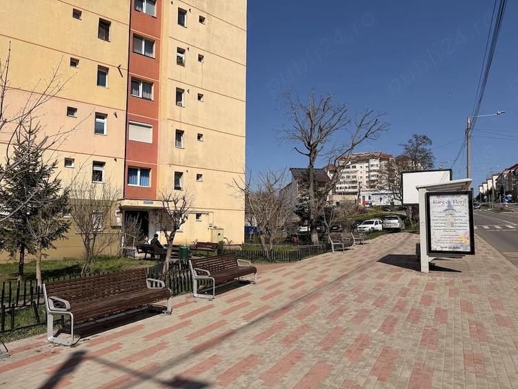 Inchiriez apartament mobilat 4 camere 74,22 mp situat in Piatra Neamt str. Mihai Viteazu - 1