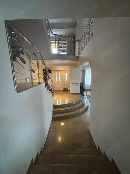 CASA SPA?IOASA cu 5 dormitoare,curte mare ?i padure in spate - 2