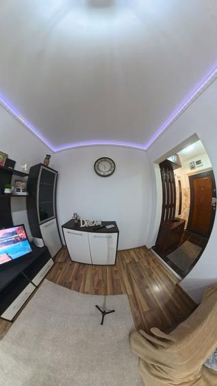 Inchiriez apartament 2 camere - 4