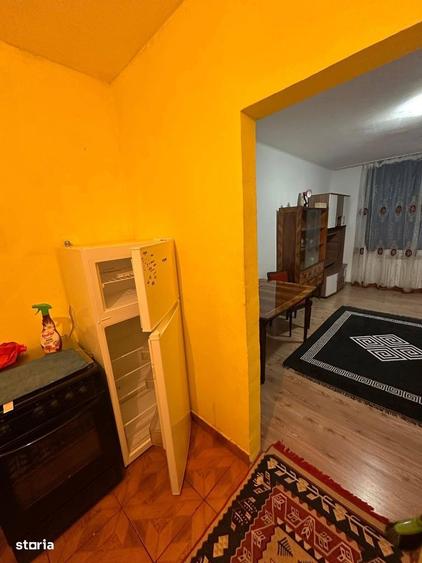 De vanzare garsoniera mobilata ?i utilata, etajul 1, zona Scolii nr.8 - 6
