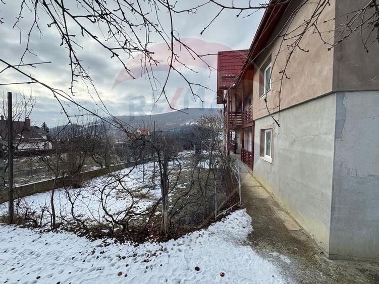 Casă / Vilă cu 6 camere de vânzare în zona Darmanesti - 59