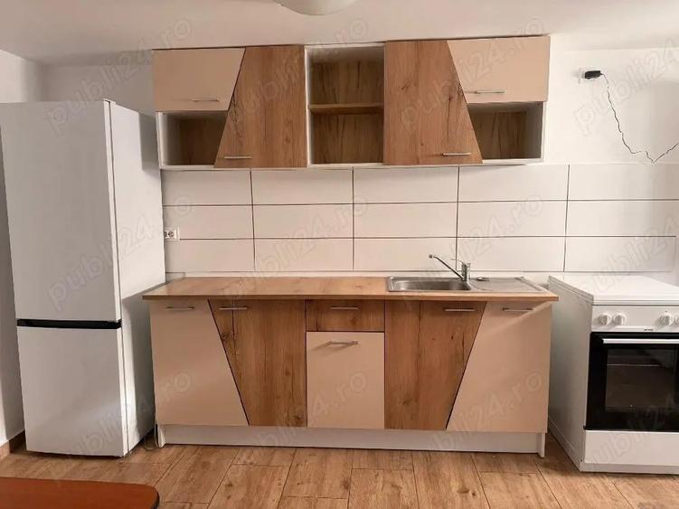 Inchiriez casa la curte - 11