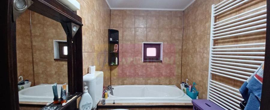 Sabareni, casa 2011, P+M 4 camere + dependin?e, curte... - 1