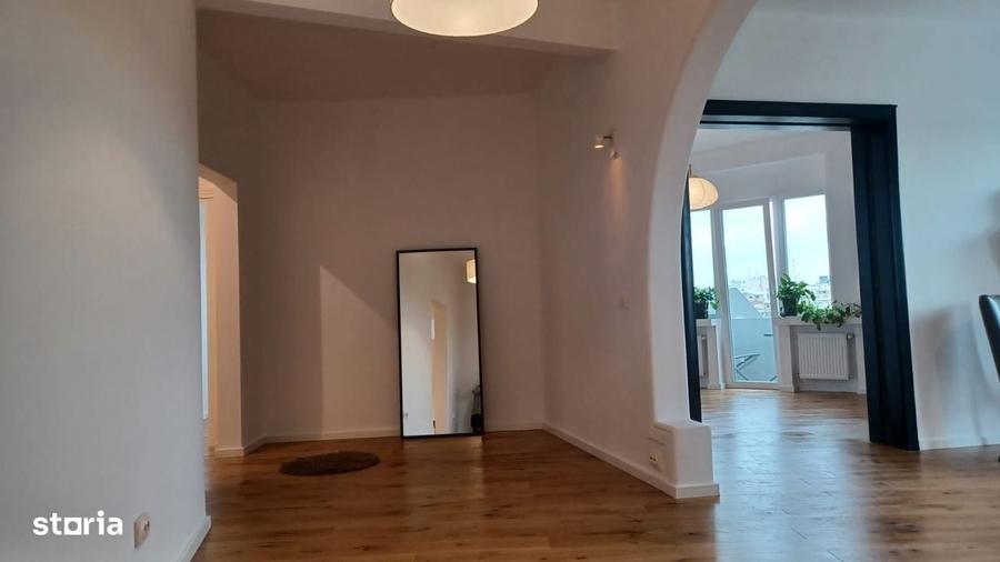 De vanzare Apartament tip Penthouse 4 camere, cismigiu, ultracentral - 1