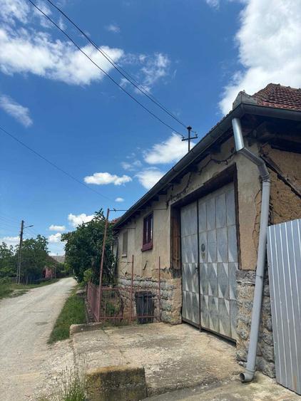 Casa cu pamant de vanzare Sat Cosdeni Com. Pomezeu Jud Bihor - 5