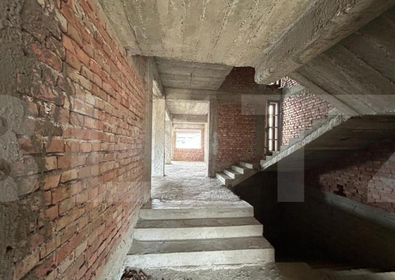 Casa spa?ioasa cu poten?ial imens in inima ora?ulu - 14