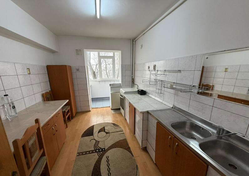 Inchiriez apartament cu 3 camere - 4