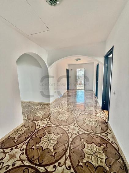 Casă cu 5 camere cu Teren 240 Mp în Apărătorii Patriei