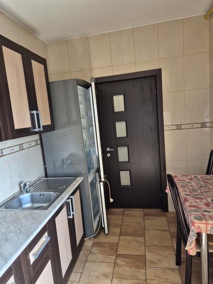 Apartament cu 2 camere semidecomandat în Obor