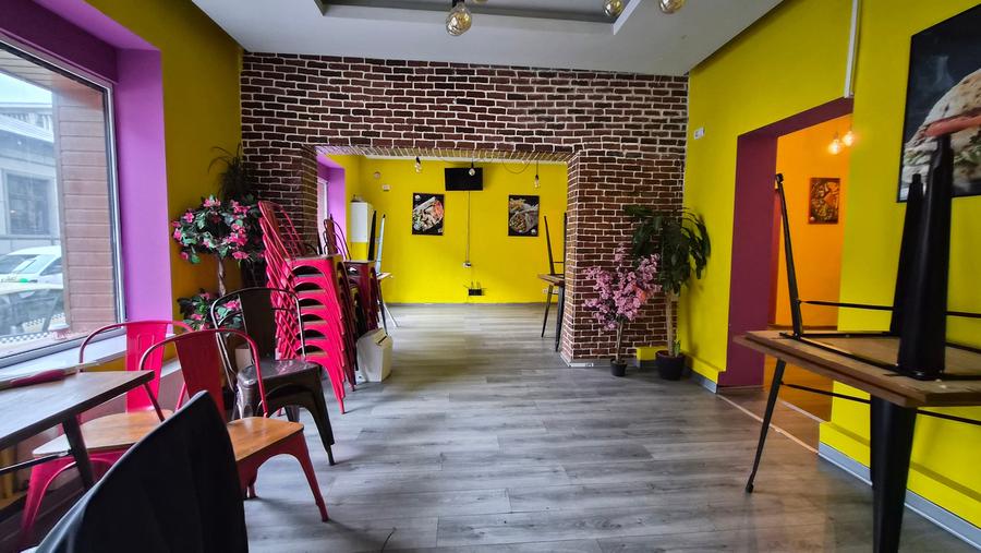 Imobil parter  - zona centrala -str Decebal colt cu Mircea cel Batran/84 mp - 7