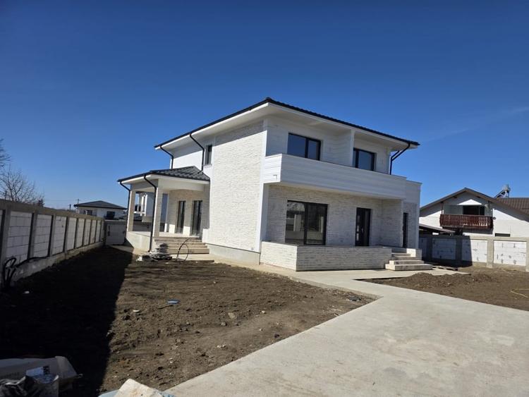 Vila eleganta centru Aroneanu - 1