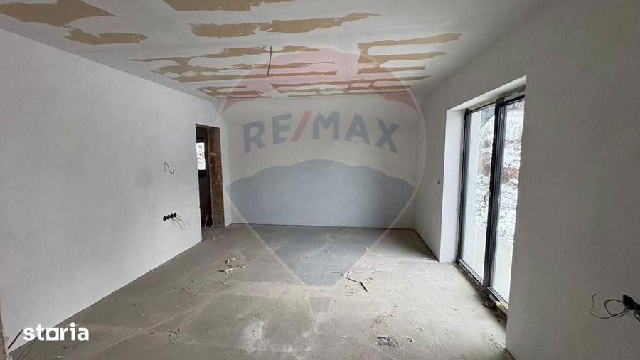 Casa noua, premium, cu panorama superba asupra ora?ului - 12