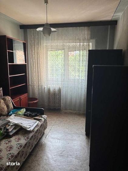De vanzare - Apartament 4 camere, semidecomandat, Teiul Doamnei nr.5 - 3