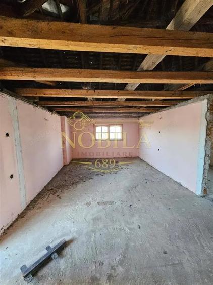 Casă cu 4 camere cu Teren 1100 Mp în Est