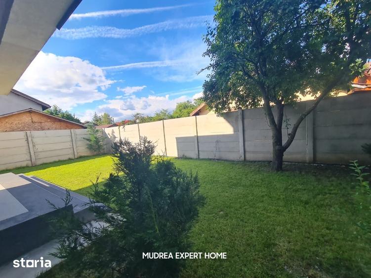 Casă cu 8 camere cu Teren 580 Mp în Corbeanca