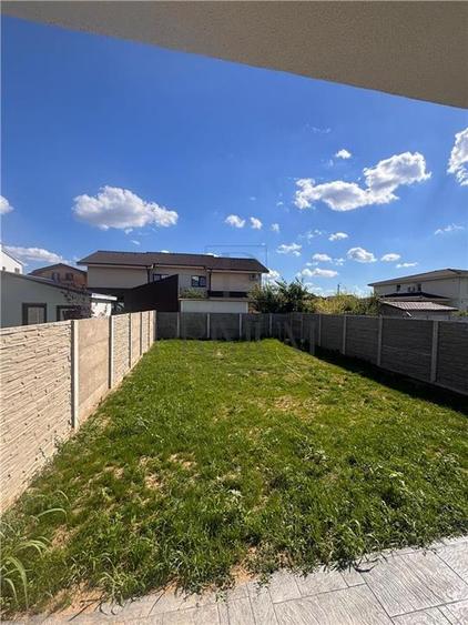 Duplex cu 5 camere cu Canalizare în Moșnița Nouă