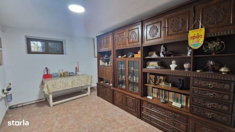 Casă cu 4 camere cu Teren 163 Mp în Central