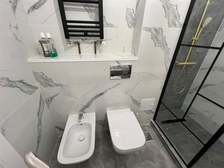 Vanzare apartament 3 camere decomandat 2 bai - renovat complet - 3