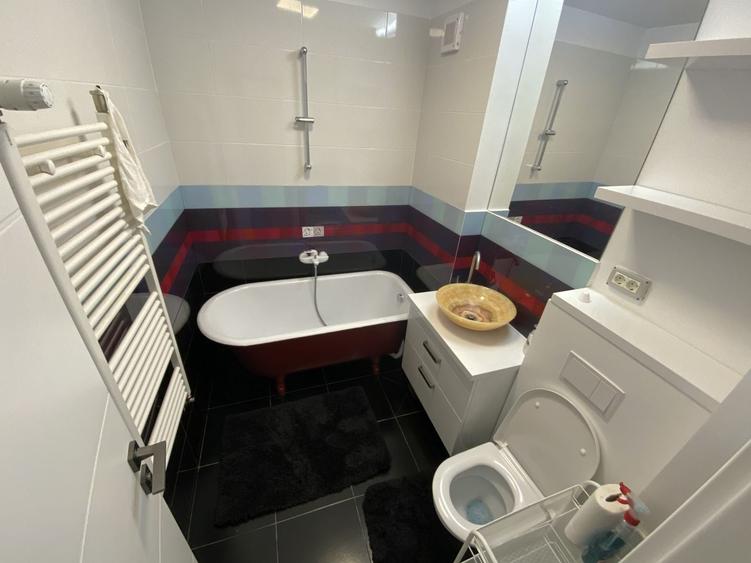 Apartament cu 3 camere decomandat, mobilat în Medicină