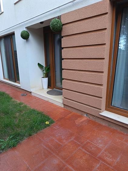 Apartament cu 3 camere, mobilat în Bucureștii Noi