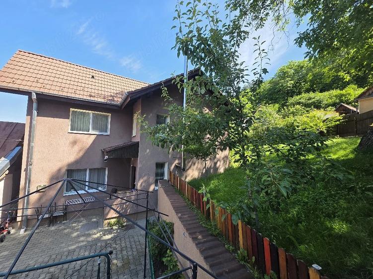 Casă cu 2 camere cu Teren 270 Mp în Bunloc
