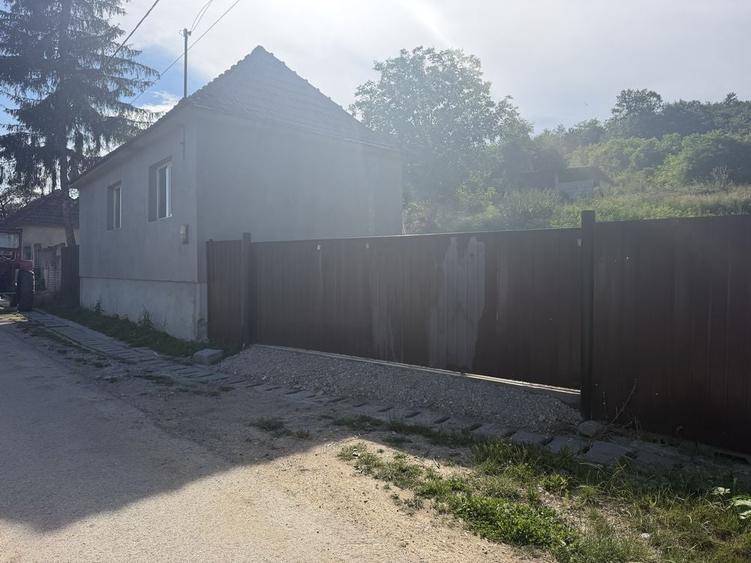 Casă cu 2 camere în Stracoș