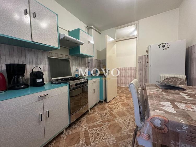 Apartament cu 3 camere decomandat, mobilat în Girocului