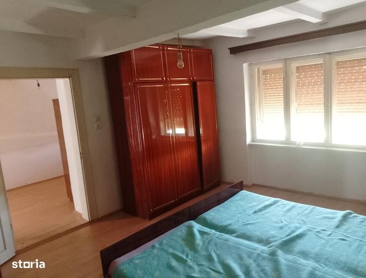 Casă cu 3 camere cu Teren 3500 Mp în Central