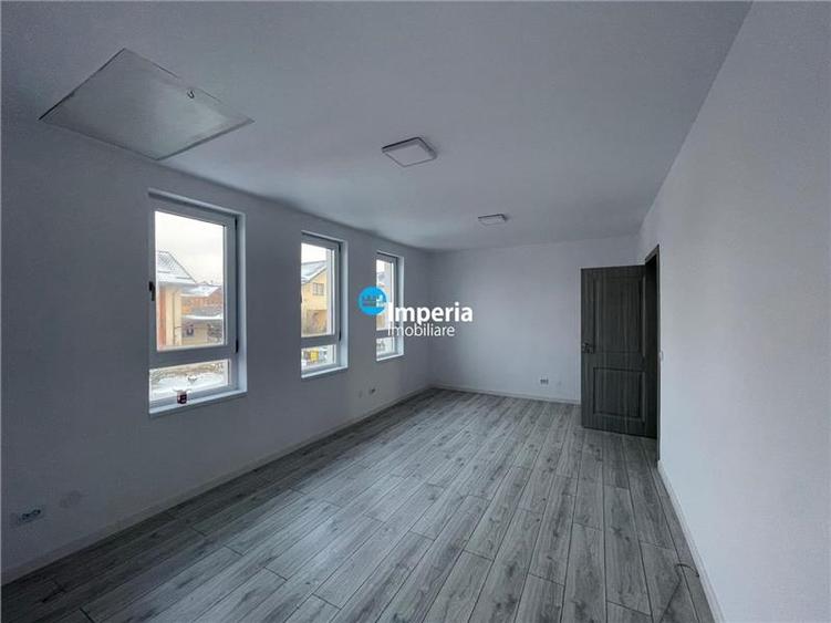 Casă individuală cu 6 camere cu Teren 450 Mp în Valea Lupului