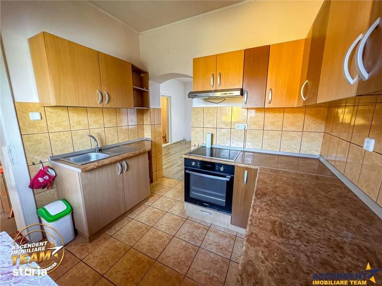 Casă cu 3 camere cu Teren 1749 Mp în Lunga
