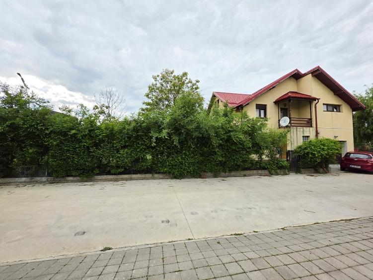 Casă individuală cu 5 camere cu Canalizare în Domnești