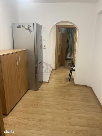 Apartament cu 2 camere decomandat, mobilat în Tei