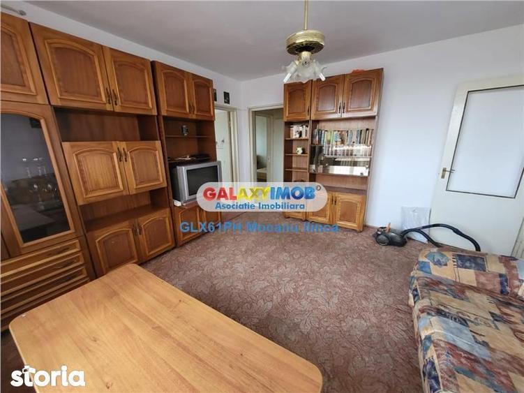 Apartament cu 3 camere semidecomandat, mobilat în Nord