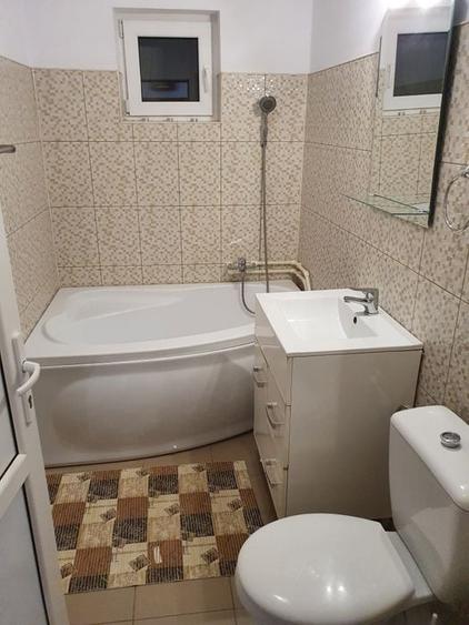 Apartament cu 2 camere decomandat, mobilat în Casa de Cultură