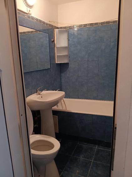 Apartament cu 2 camere semidecomandat în Costin Georgian