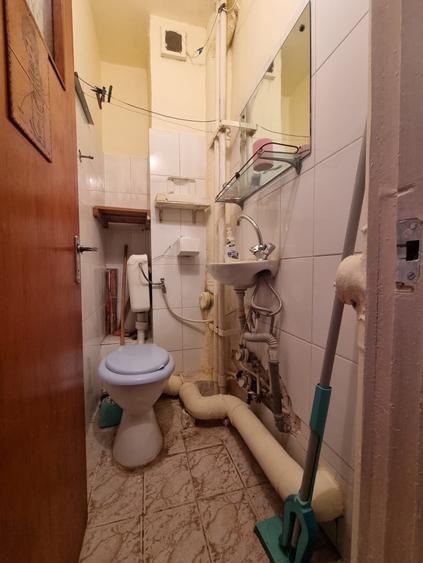 Apartament cu 4 camere semidecomandat în Ferentari