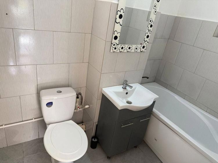 Vand Apartament cu 3 camere - 8