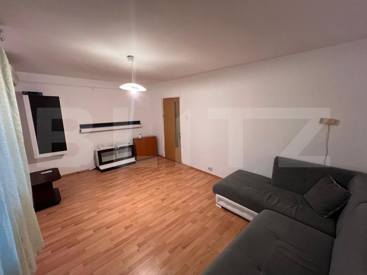 Apartament 3 camere, 77 mp, Craiovita Noua zona Rocada - 2