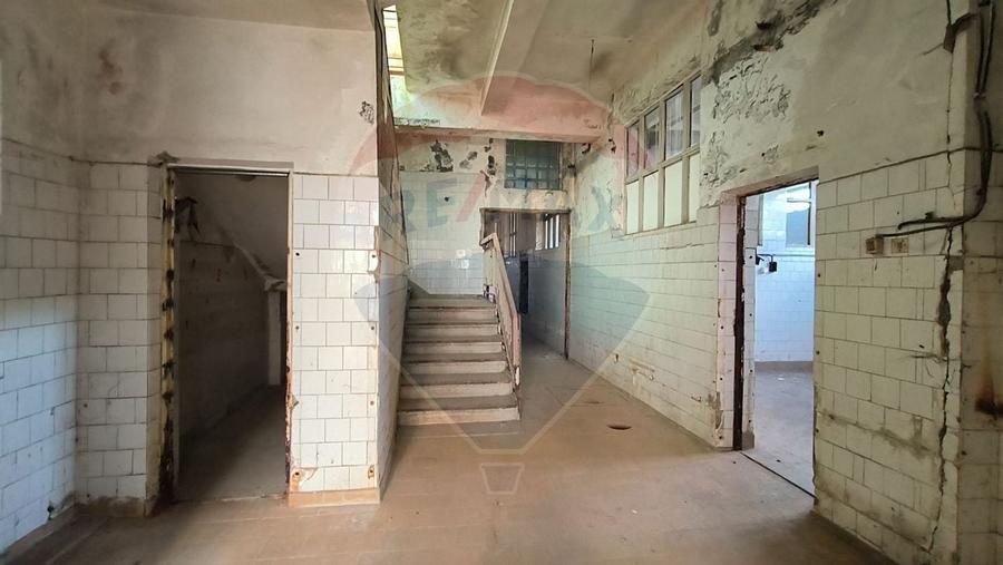 Cladire/Spatiu comercial central de vanzare  in Galati - 8