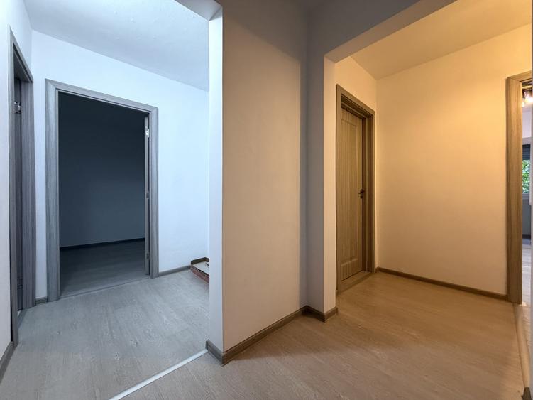 Apartament cu 3 camere decomandat în Aradului