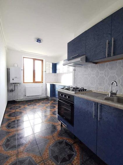 Vand apartament 2 camere. Tecuci, str. Gh. Petrascu, etaj 2 - 1