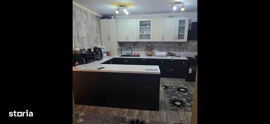 Casa separata cu teren generos de 3650mp - 5