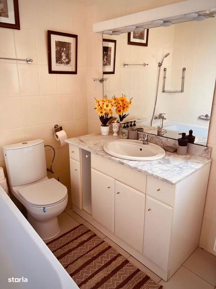 Vind casa(Duplex)cu Subsol tehnic+Garaj+P+!E zona centrala - 1