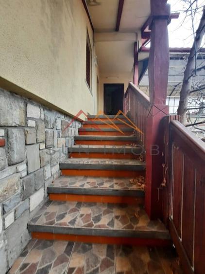 Vila 7 camere, an 1984, garaj, terasa, teren 604 m2, Poiana Campina,PH - 5